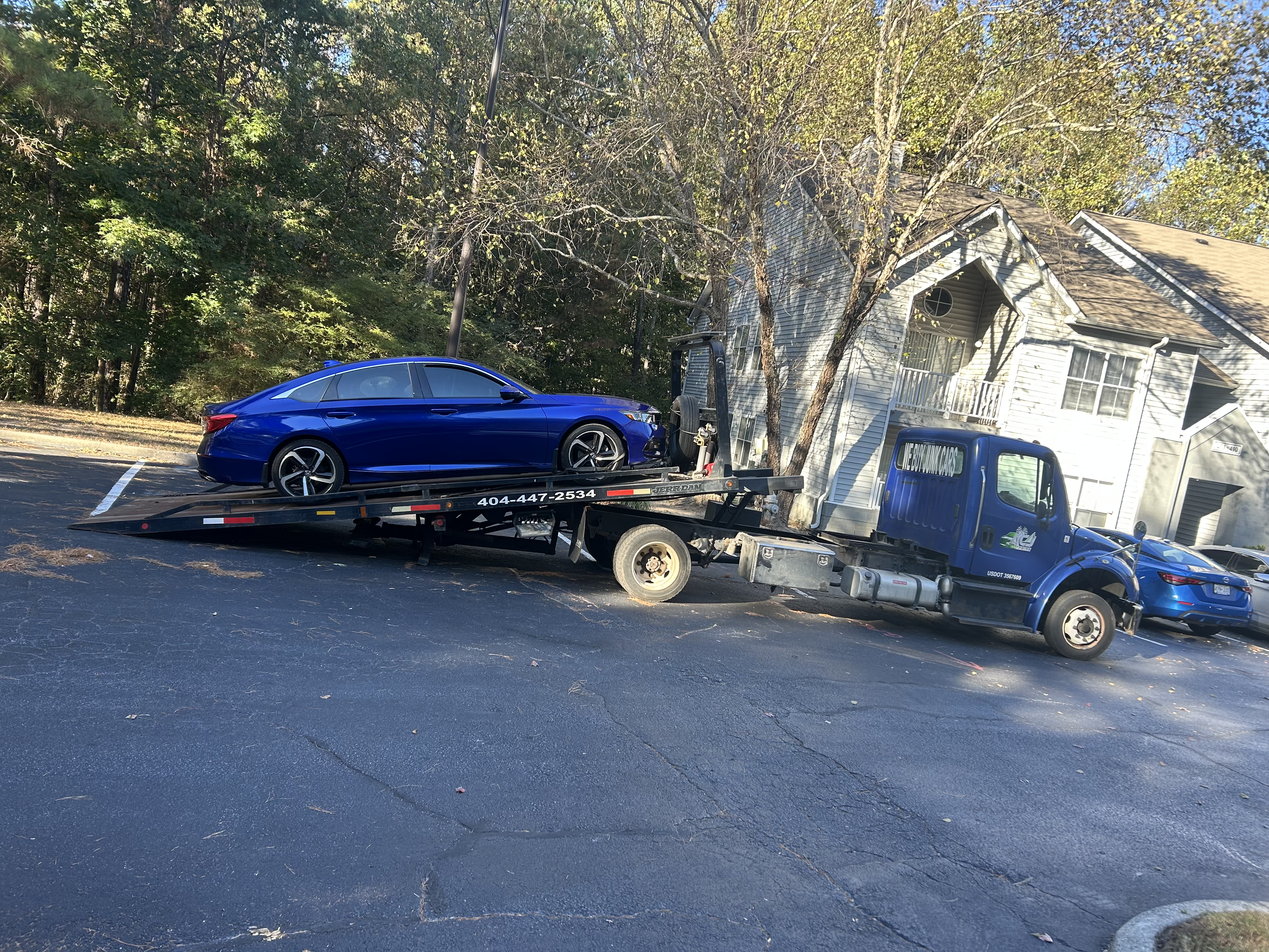 ACJ Towing emergency roadside assistance